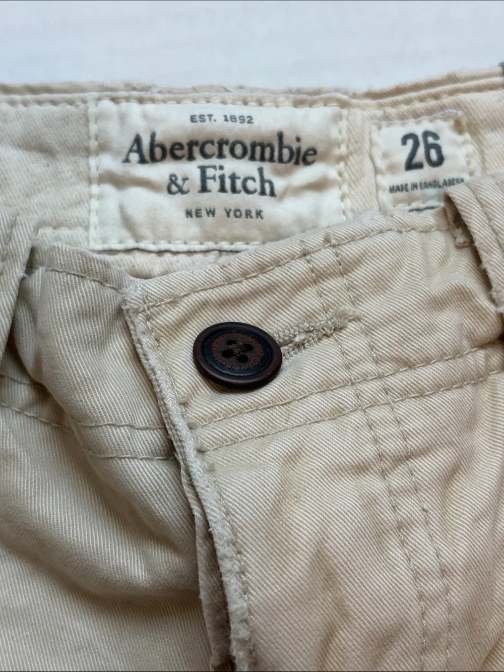 NWT Abercrombie & Fitch Classic Fit At The Knee Shorts